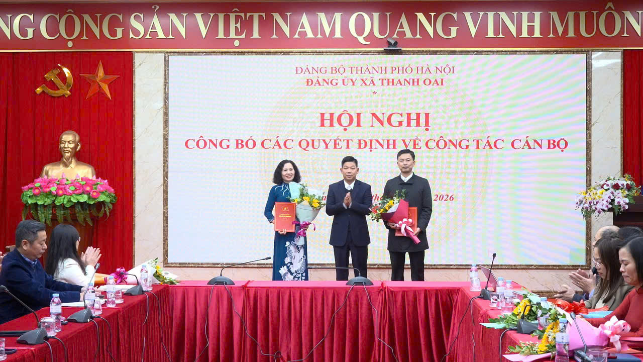 TRƯỜNG TIỂU HỌC KIM BÀI CHÚC MỪNG CÁC ĐỒNG CHÍ NHẬN QUYẾT ĐỊNH BỔ NHIỆM CHỨC DANH BÍ THƯ CHI BỘ